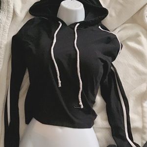 Black 90’s Inspired Long Sleeve Crop Top